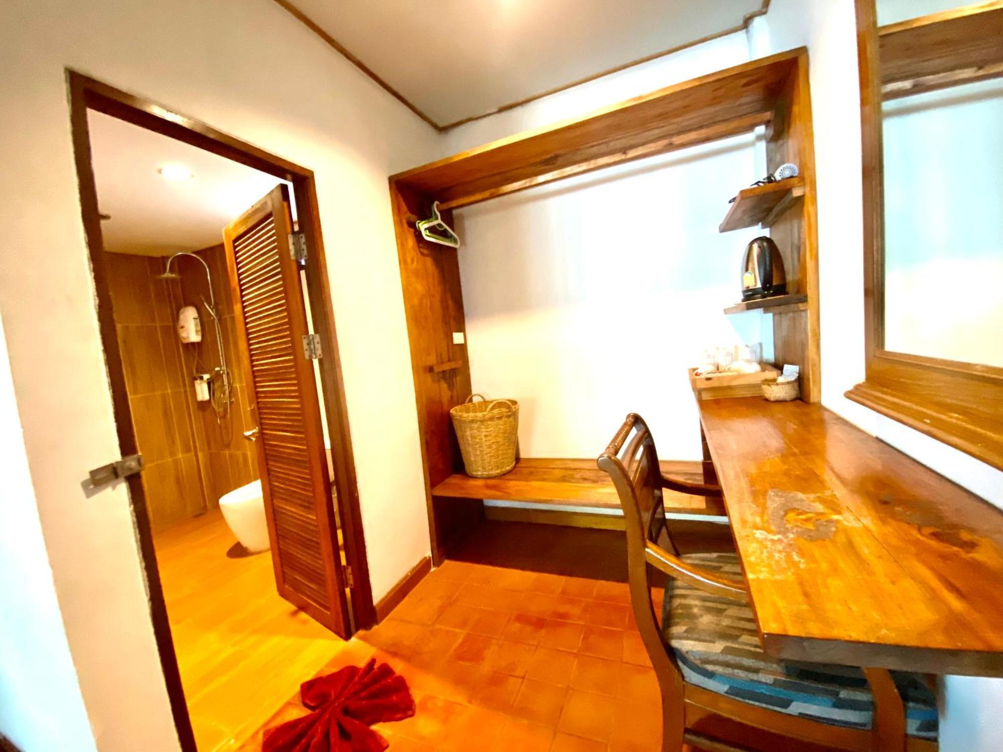 Coconut Lanta Resort @Klong Dow Beach Krabi town Buitenkant foto