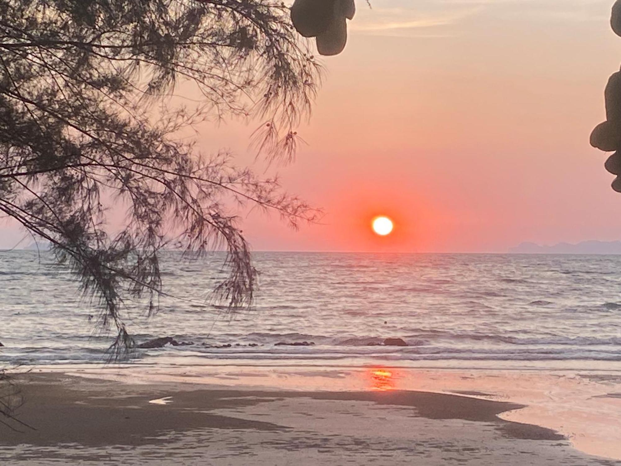 Coconut Lanta Resort @Klong Dow Beach Krabi town Buitenkant foto