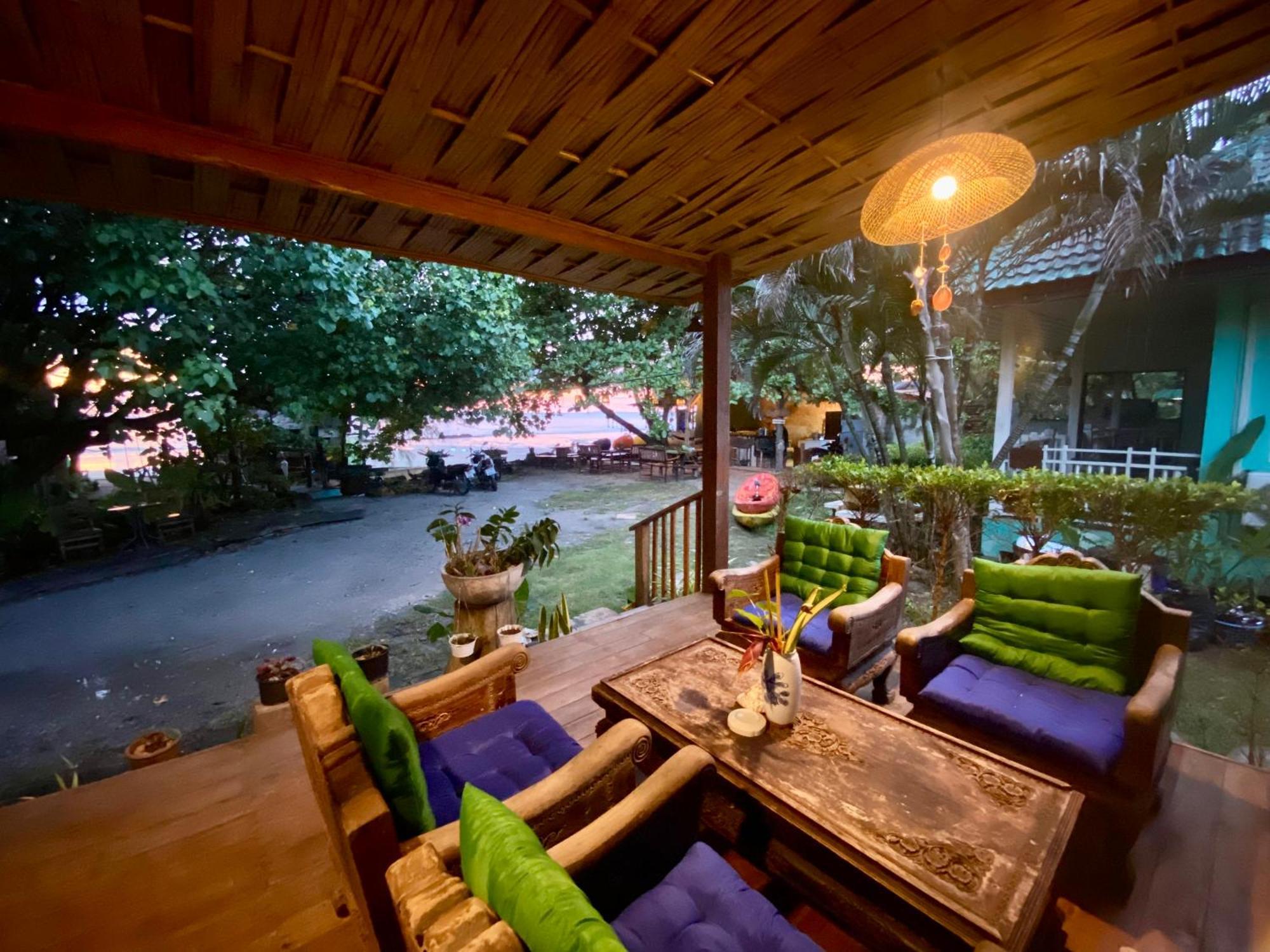 Coconut Lanta Resort @Klong Dow Beach Krabi town Buitenkant foto