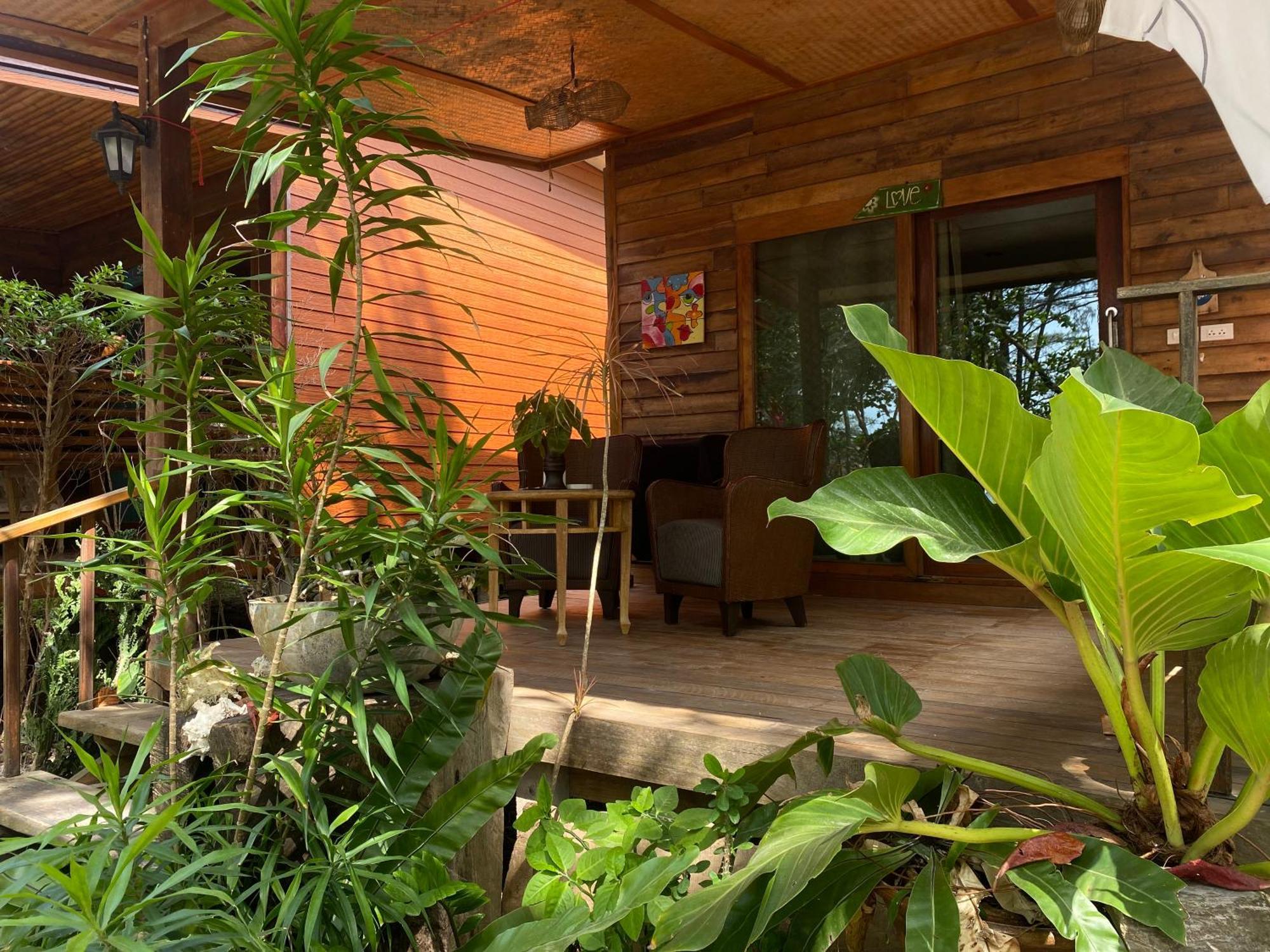 Coconut Lanta Resort @Klong Dow Beach Krabi town Buitenkant foto